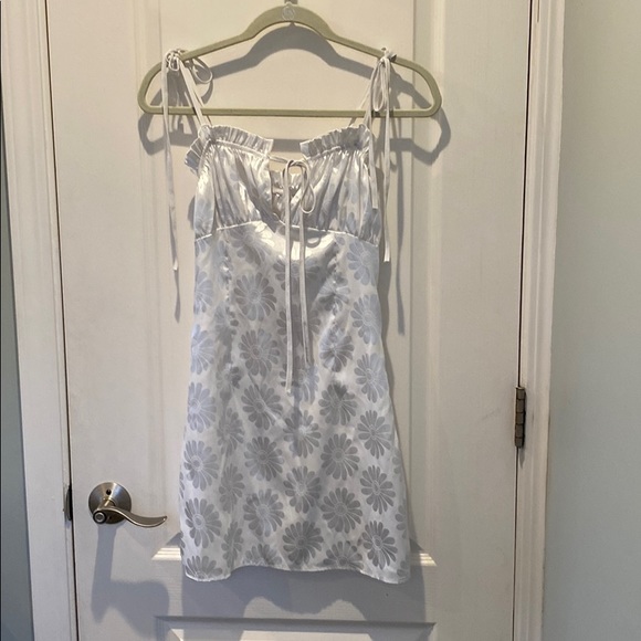 Princess Polly Dresses & Skirts - satin floral white mini dress tie up